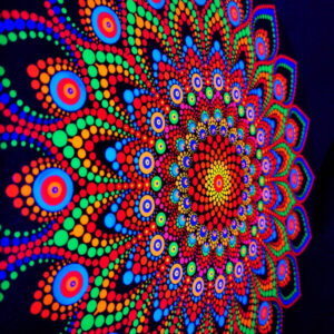 ‘Flower Power’ One-Of-A-Kind UV-Dot-Painting (40cm round canvas)