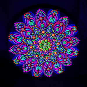 'Peacock Flower' UV Dot-Painting (30cm Circular Canvas)